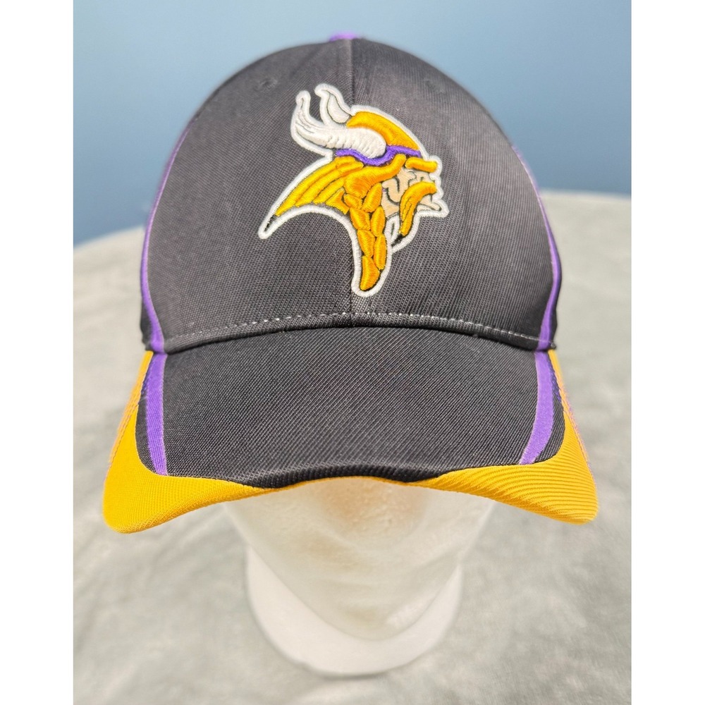 Minnesota Vikings Hat S/M Black Purple Reebok Onfield Cap